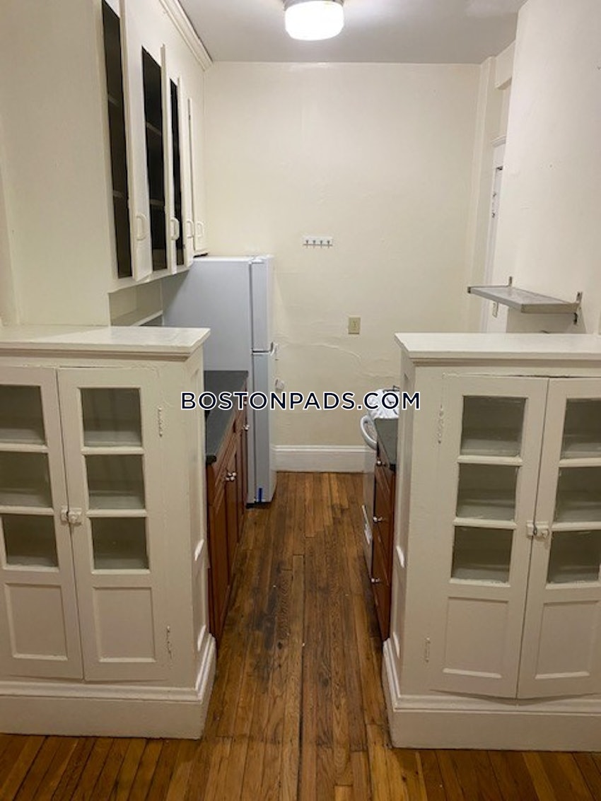 CAMBRIDGE - HARVARD SQUARE - 2 Beds, 1 Bath - Image 1