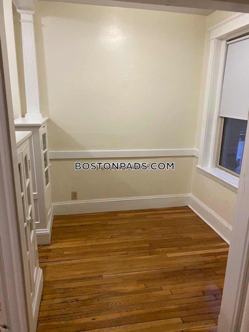 CAMBRIDGE - HARVARD SQUARE - 2 Beds, 1 Bath - Image 3