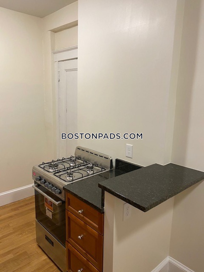 CAMBRIDGE - HARVARD SQUARE - 2 Beds, 1 Bath - Image 3