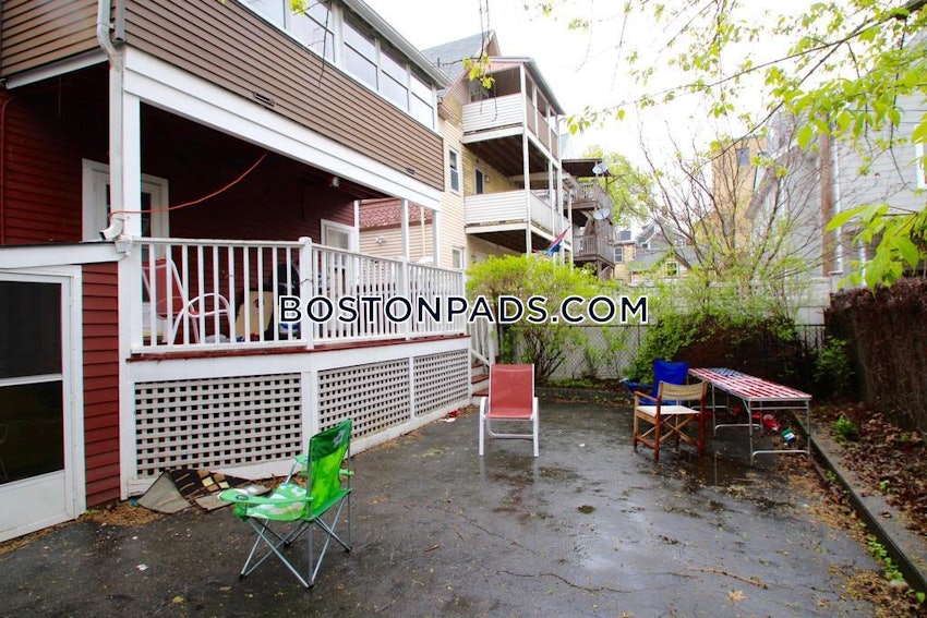 SOMERVILLE - PORTER SQUARE - 4 Beds, 2 Baths - Image 9