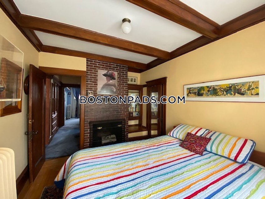 SOMERVILLE - TUFTS - 5 Beds, 2.5 Baths - Image 7