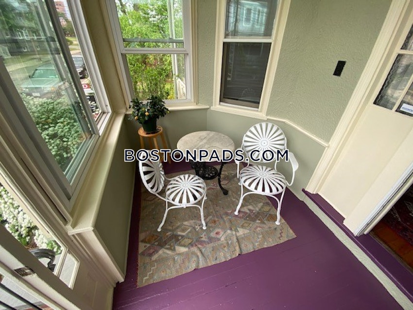 SOMERVILLE - TUFTS - 5 Beds, 2.5 Baths - Image 10