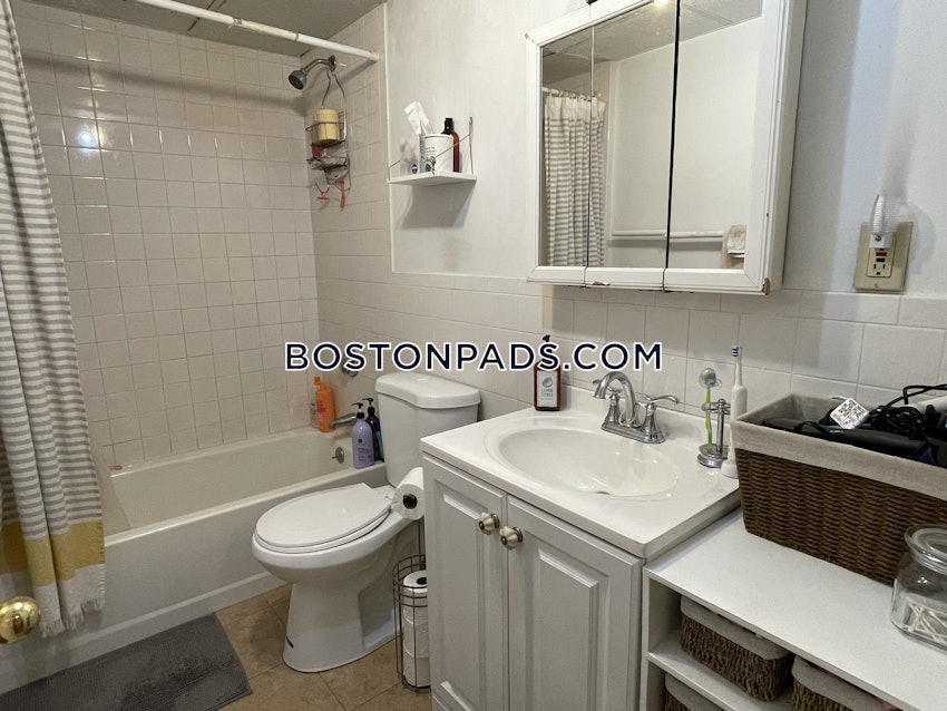 BOSTON - BRIGHTON - OAK SQUARE - 3 Beds, 1 Bath - Image 5