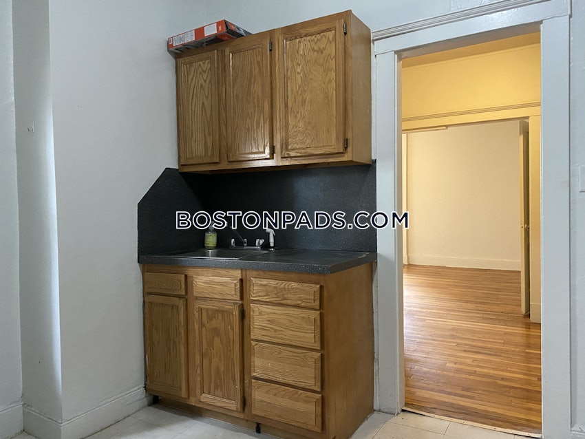 BOSTON - ALLSTON/BRIGHTON BORDER - 2 Beds, 1 Bath - Image 2