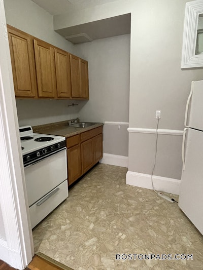 Brookline 0 Bed 1 Bath BROOKLINE- COOLIDGE CORNER $2,200  Coolidge Corner - $2,500