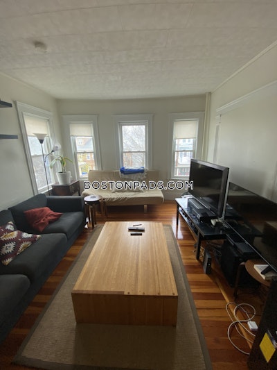 Somerville 5 Beds 2 Baths on Warner St in Somerville  Tufts - $7,000 No Fee