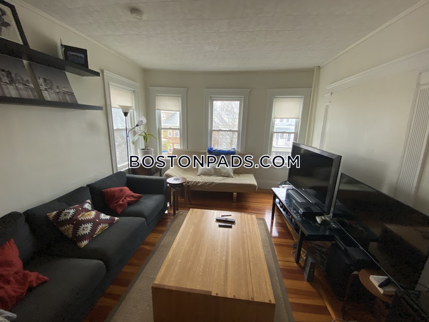 SOMERVILLE - TUFTS - 5 Beds, 2 Baths - Image 5