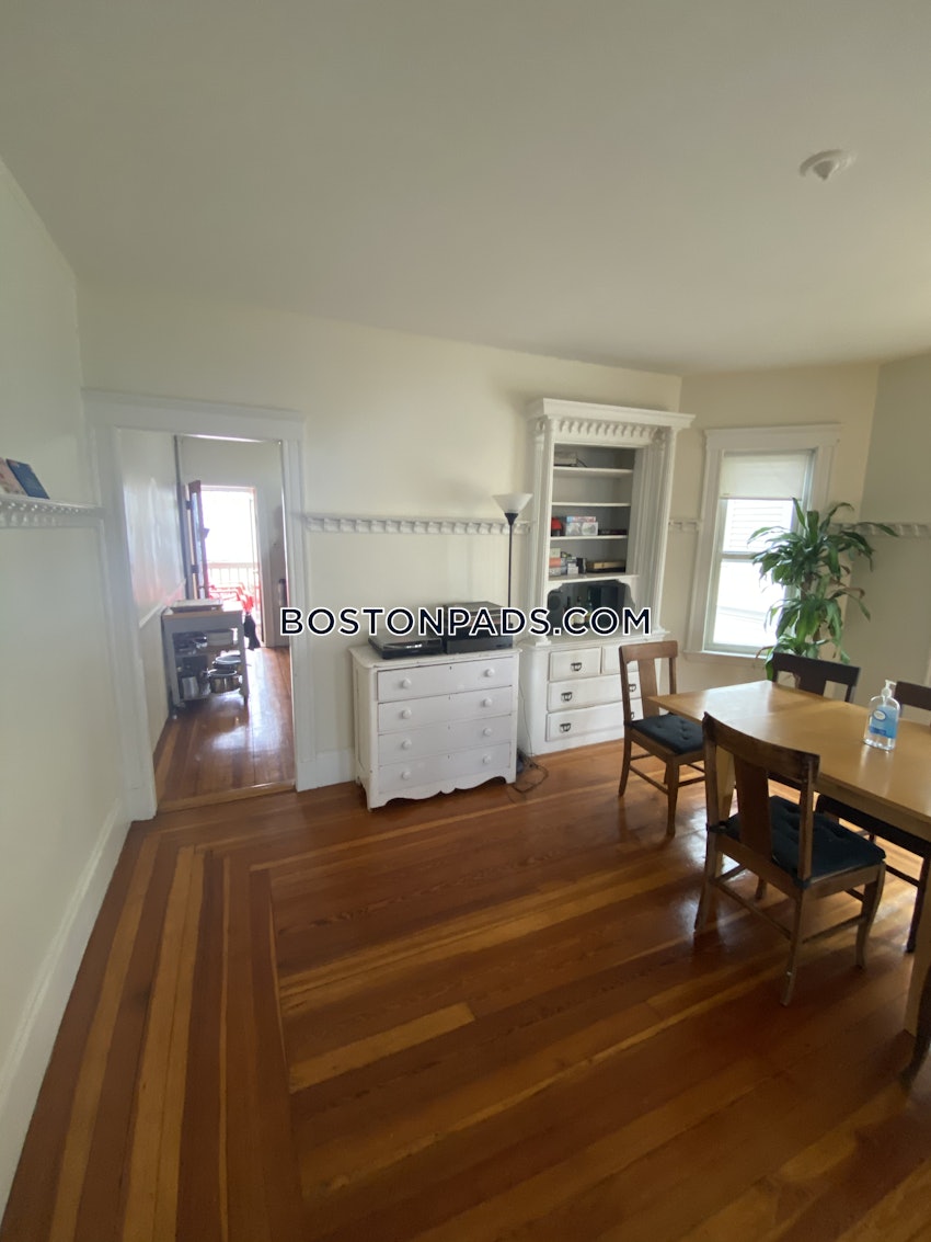 SOMERVILLE - TUFTS - 5 Beds, 2 Baths - Image 24