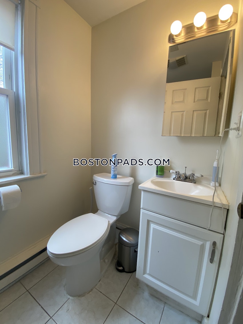 SOMERVILLE - TUFTS - 5 Beds, 2 Baths - Image 34