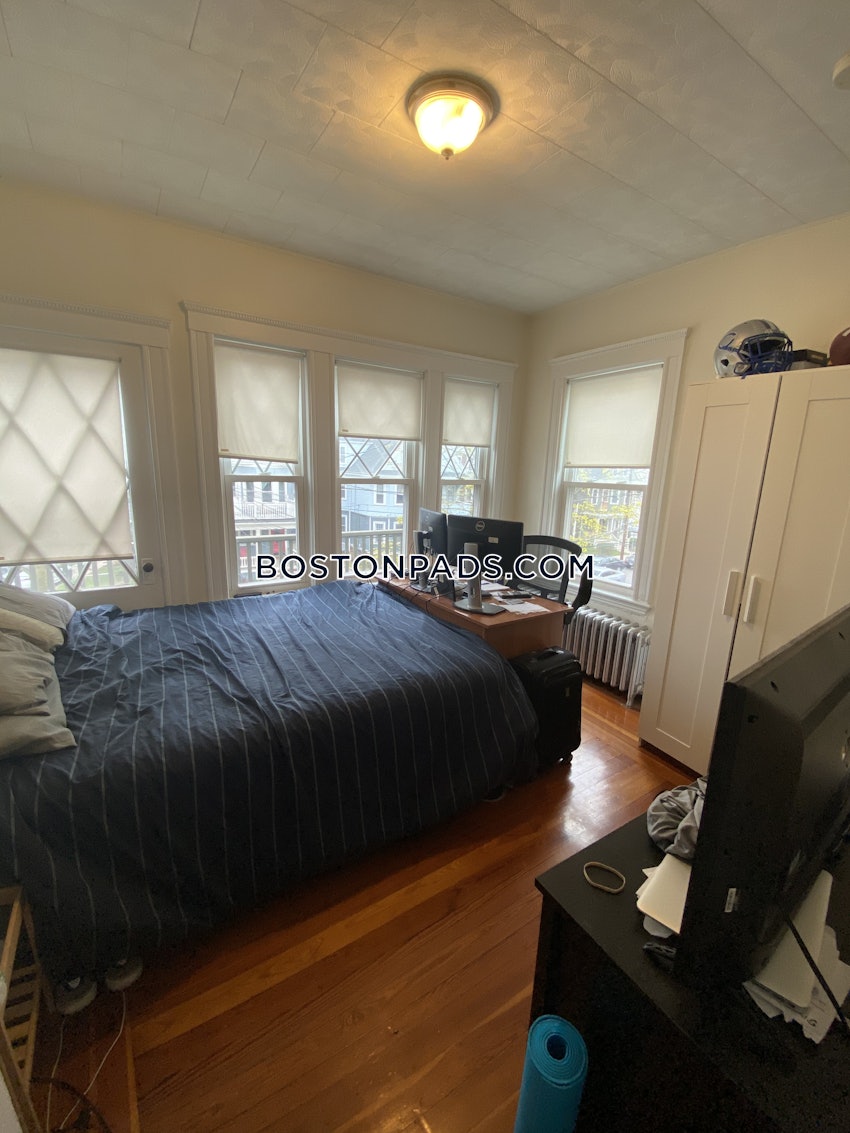 SOMERVILLE - TUFTS - 5 Beds, 2 Baths - Image 10