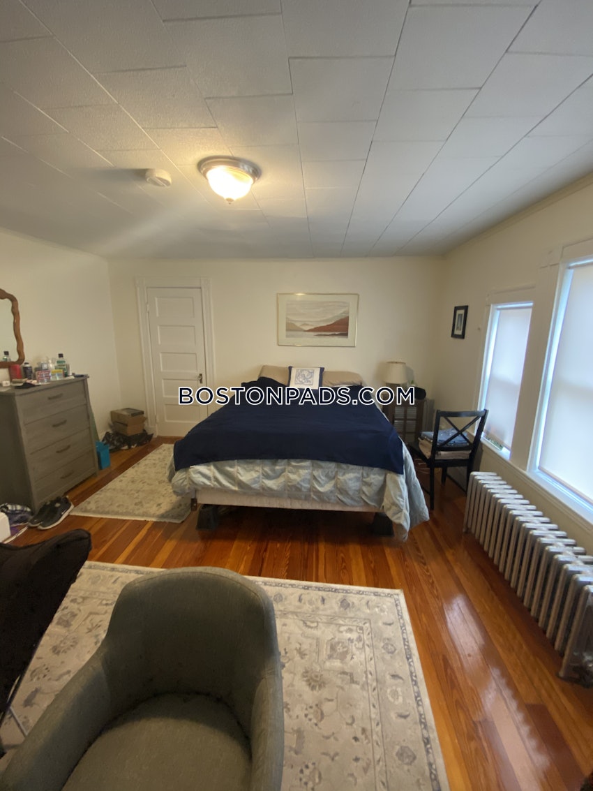 SOMERVILLE - TUFTS - 5 Beds, 2 Baths - Image 16