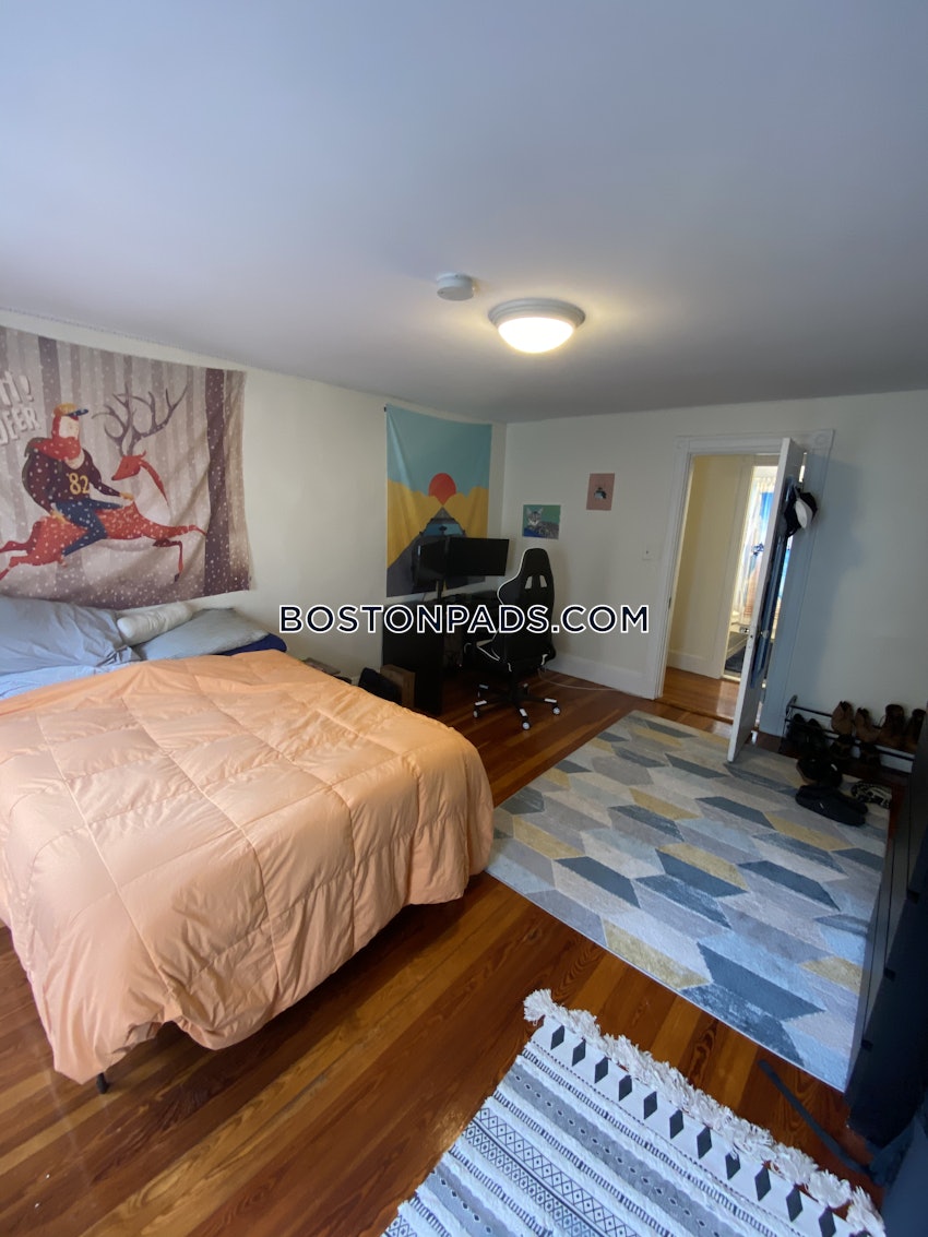 SOMERVILLE - TUFTS - 5 Beds, 2 Baths - Image 18