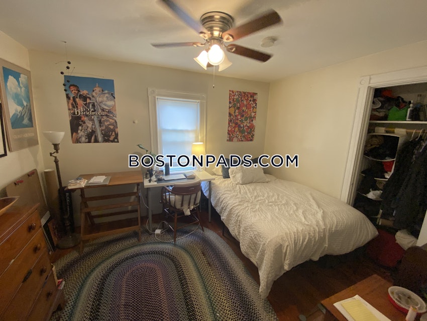 SOMERVILLE - TUFTS - 5 Beds, 2 Baths - Image 20