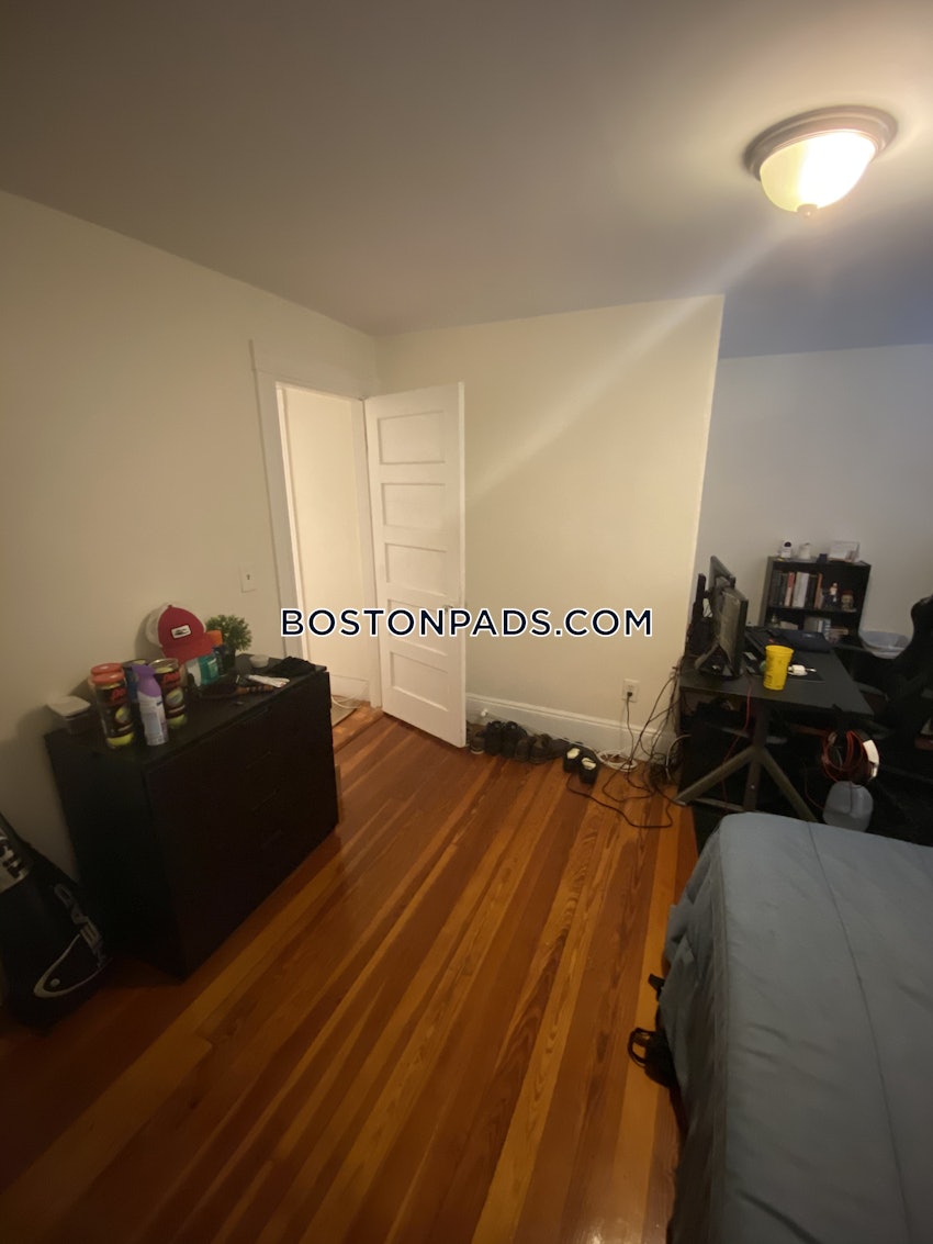 SOMERVILLE - TUFTS - 5 Beds, 2 Baths - Image 22