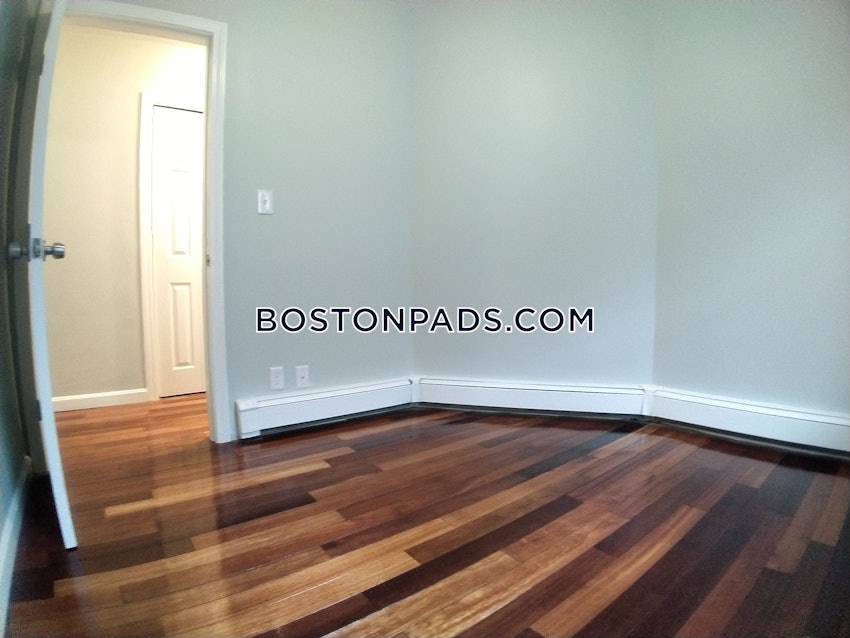 BOSTON - DORCHESTER/SOUTH BOSTON BORDER - 3 Beds, 1 Bath - Image 4