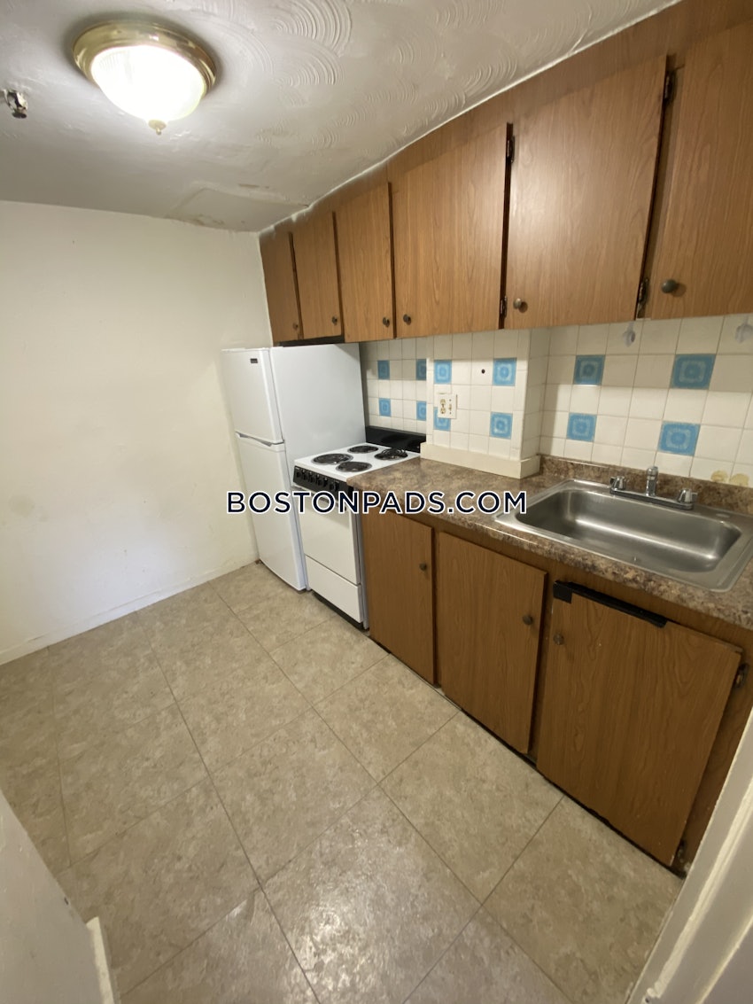 BOSTON - BACK BAY - 1 Bed, 1 Bath - Image 1