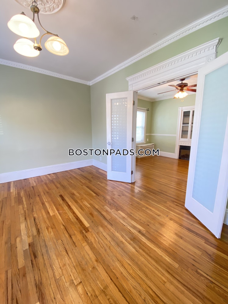 Savin Hill Ave., Boston