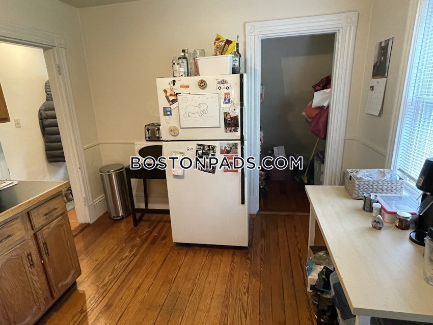 BOSTON - BRIGHTON - OAK SQUARE - 3 Beds, 1 Bath - Image 9