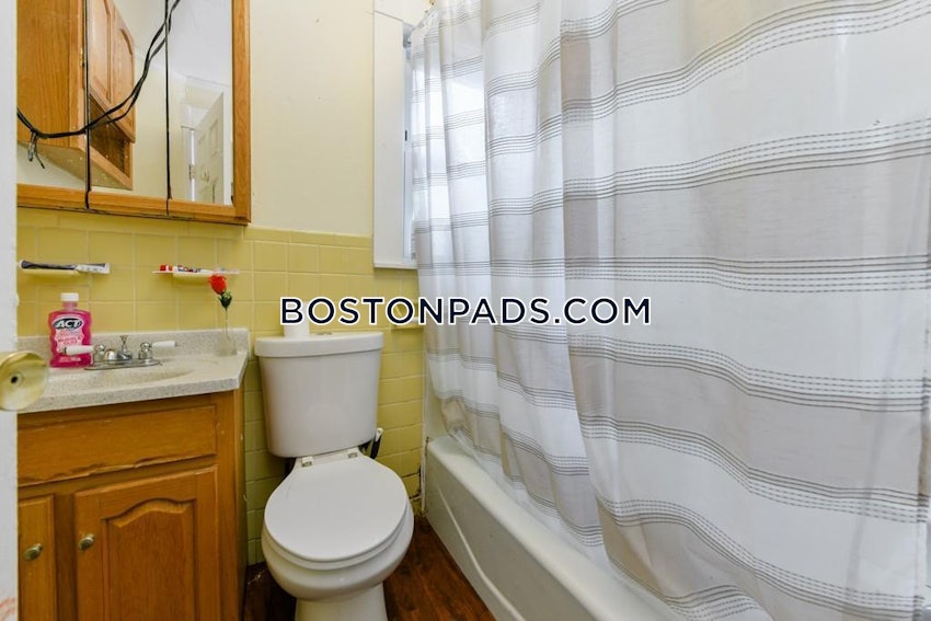 MALDEN - 3 Beds, 1 Bath - Image 32