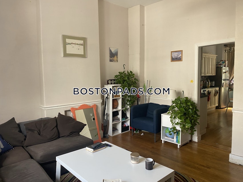 BOSTON - MISSION HILL - 4 Beds, 2 Baths - Image 2