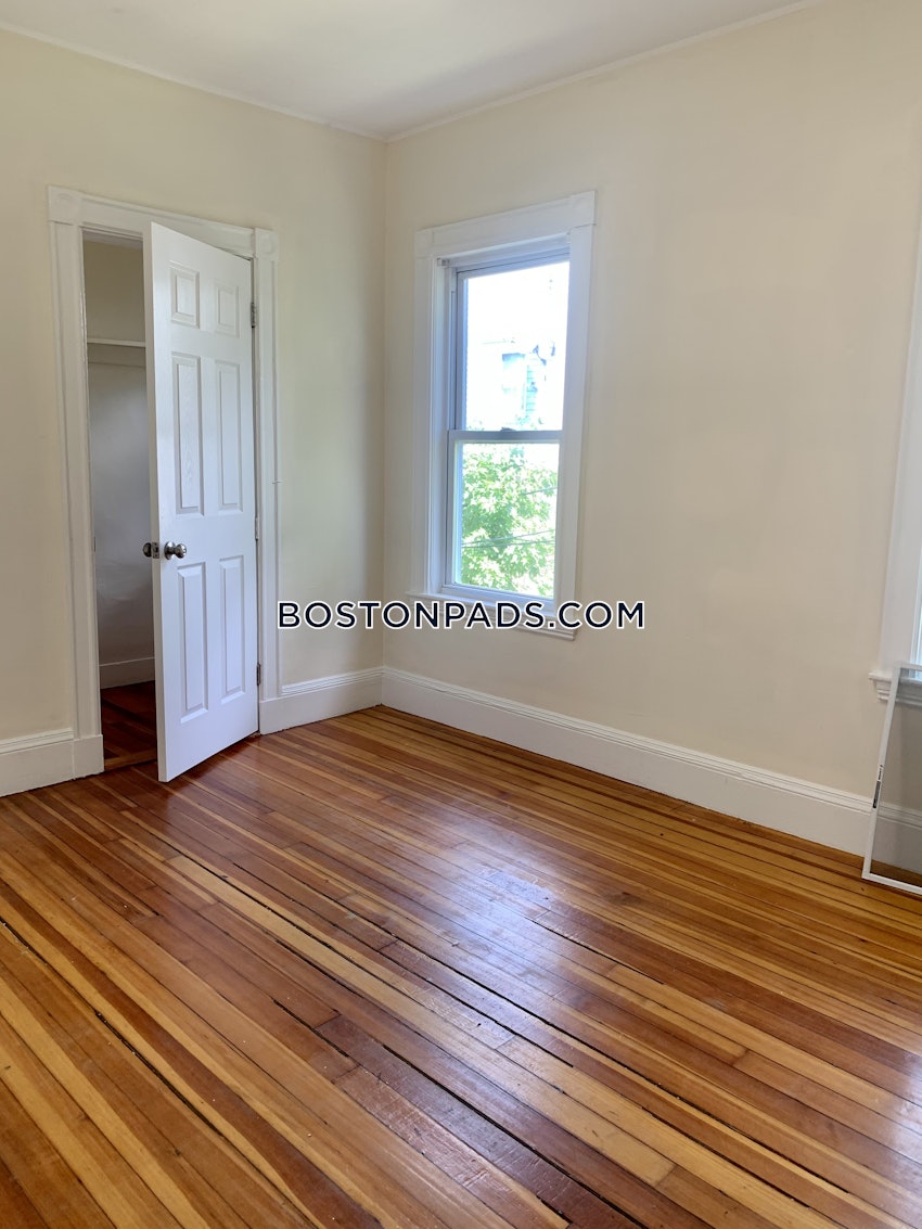 BOSTON - DORCHESTER - UPHAMS CORNER - 3 Beds, 1 Bath - Image 28