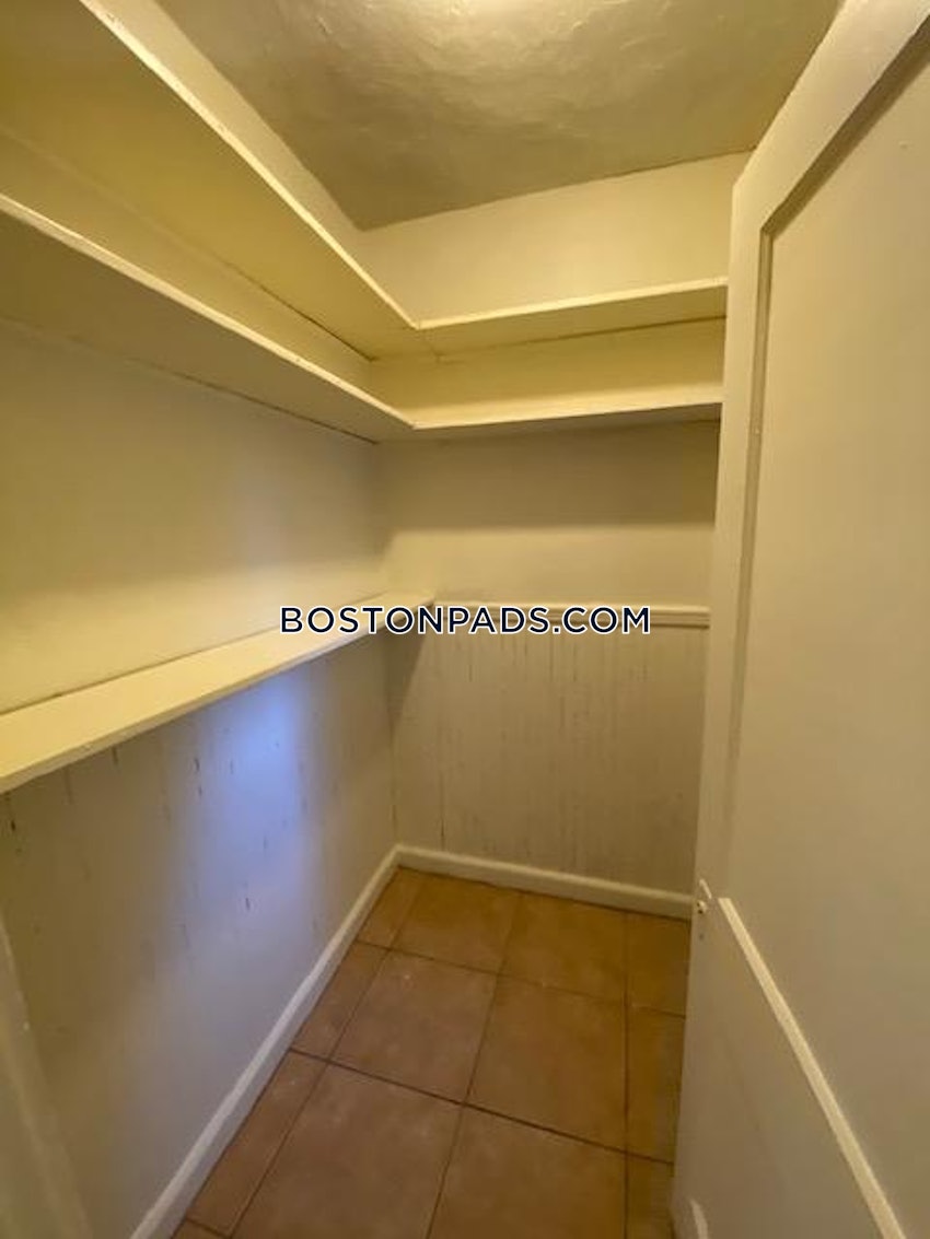 CAMBRIDGE- EAST CAMBRIDGE - 3 Beds, 1 Bath - Image 16