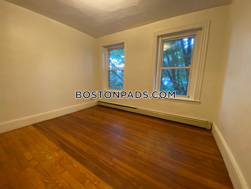 CAMBRIDGE- EAST CAMBRIDGE - 3 Beds, 1 Bath - Image 12