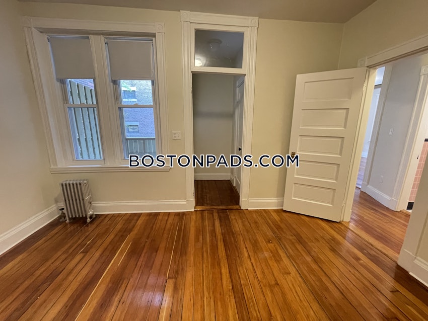 BROOKLINE - BEACONSFIELD - 2 Beds, 1 Bath - Image 9