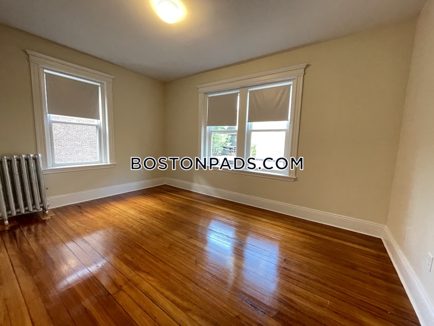 BROOKLINE - BEACONSFIELD - 2 Beds, 1 Bath - Image 11