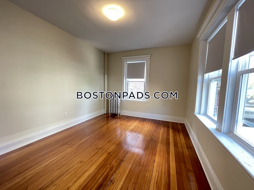 BROOKLINE - BEACONSFIELD - 2 Beds, 1 Bath - Image 12