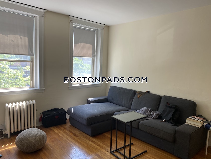 CAMBRIDGE - HARVARD SQUARE - 1 Bed, 1 Bath - Image 4