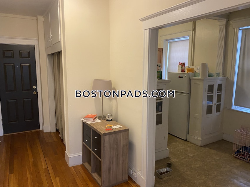 CAMBRIDGE - HARVARD SQUARE - 1 Bed, 1 Bath - Image 3