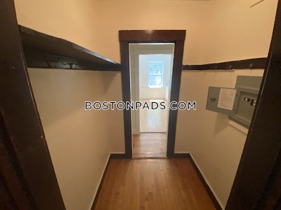 Cambridge 2 Bed, 1 Bath Unit  Central Square/cambridgeport - $3,500 No Fee