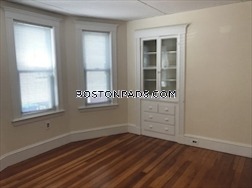 SOMERVILLE- DALI/ INMAN SQUARES - 3 Beds, 1 Bath - Image 2