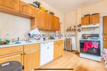 Boston - 4 Beds, 2 Baths