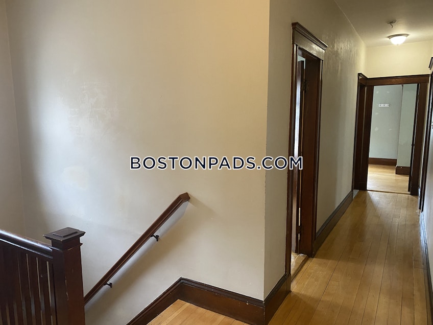 Medford - $4,400+ /month