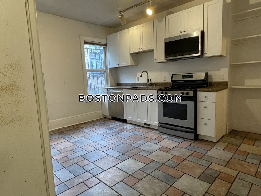 BOSTON - MISSION HILL - 5 Beds, 2.5 Baths - Image 28