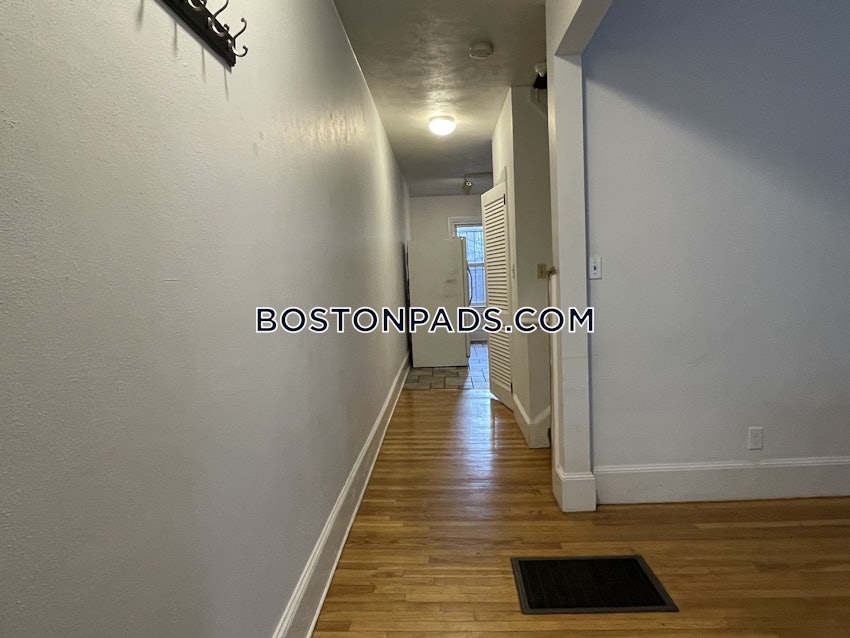 BOSTON - MISSION HILL - 5 Beds, 2.5 Baths - Image 43
