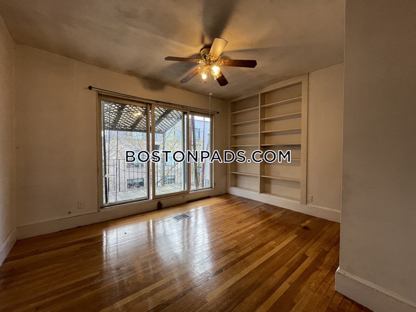 BOSTON - MISSION HILL - 5 Beds, 2.5 Baths - Image 20