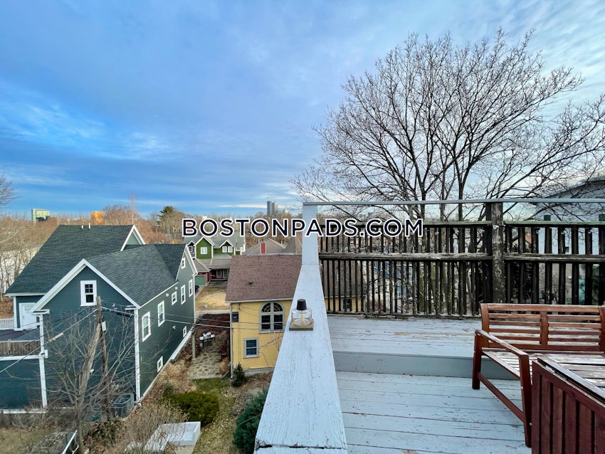 BOSTON - FORT HILL - 3 Beds, 2 Baths - Image 11