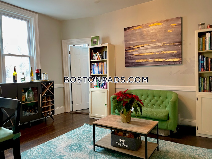 BOSTON - FORT HILL - 3 Beds, 2 Baths - Image 13