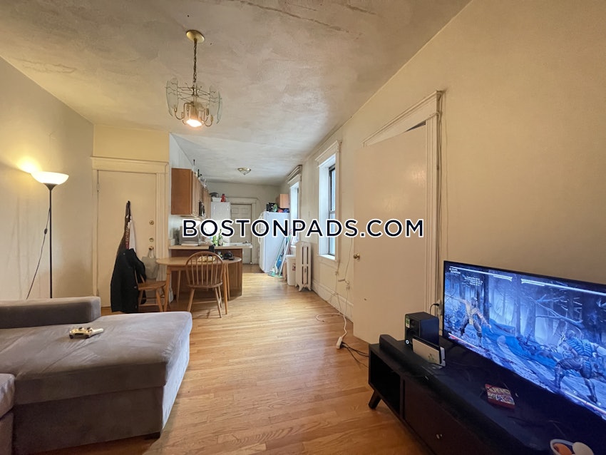 BOSTON - ALLSTON - 3 Beds, 1.5 Baths - Image 8