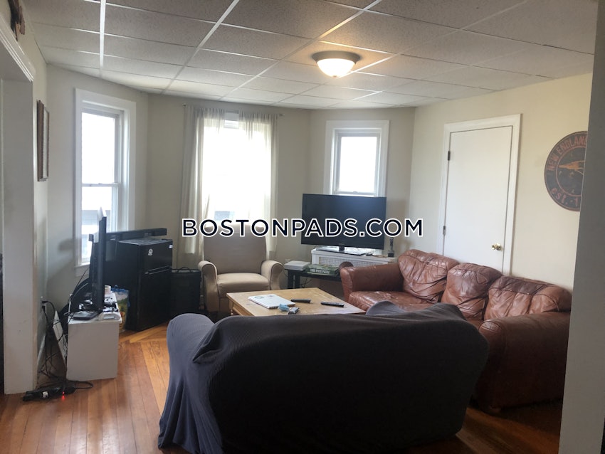 SOMERVILLE - TUFTS - 5 Beds, 2 Baths - Image 2