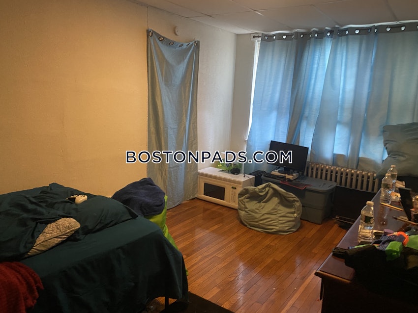 MEDFORD - MEDFORD SQUARE - 1 Bed, 1 Bath - Image 12