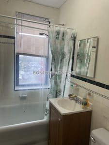 Medford 1 Bed 1 Bath  Wellington - $1,900 No Fee
