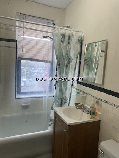 Medford 1 Bed 1 Bath  Wellington - $1,900 No Fee