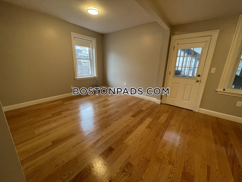 CAMBRIDGE - LECHMERE - 4 Beds, 2 Baths - Image 6