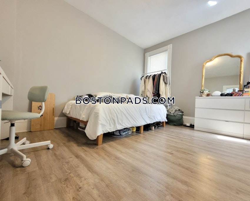 BOSTON - SOUTH BOSTON - ANDREW SQUARE - 4 Beds, 2 Baths - Image 13