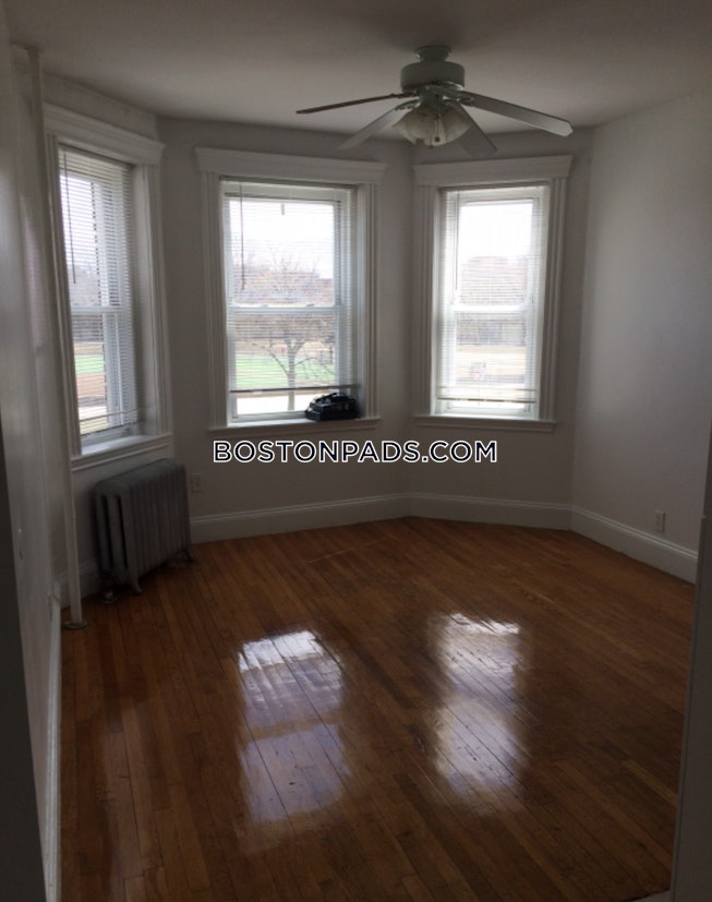 Boston - $3,800+ /mo