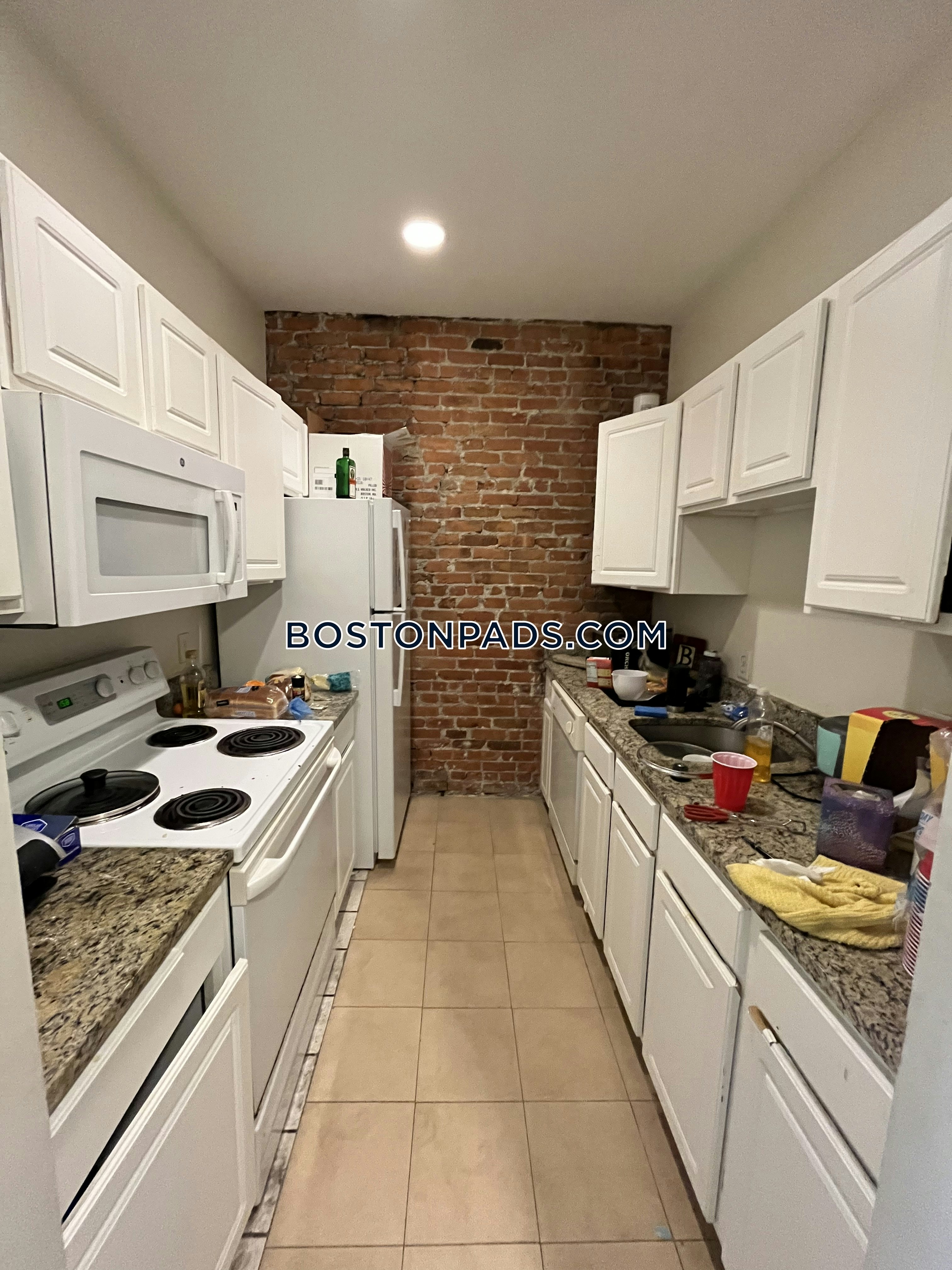 Boston - 3 Beds, 1 Baths
